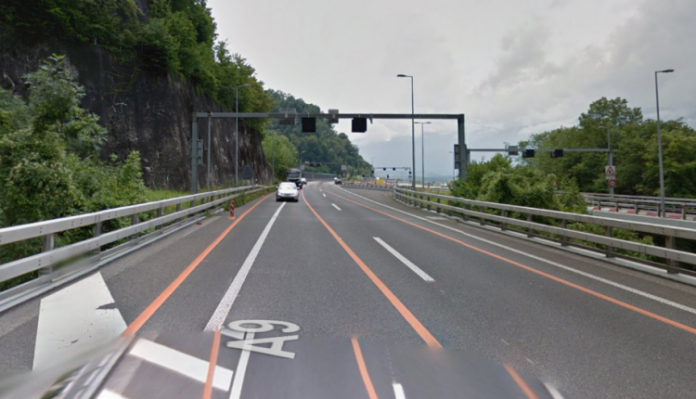 E43784E4-5784-419D-8674-BB591707F73B