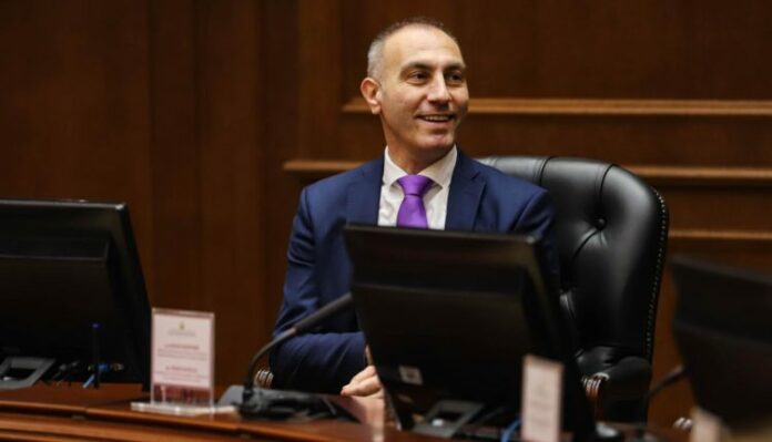 0D527BA2-9817-408E-885C-6F6B395B65F3