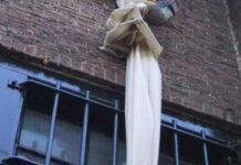 Shqiptari arratiset natën e Vitit të Ri nga burgu në Itali duke zbritur me çarçafë