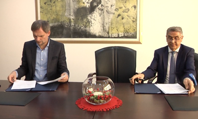 C811A08C-B3FA-4DEE-B1C8-7D81FC1D6F8C