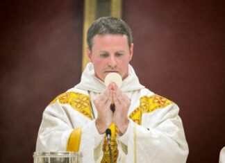 Ish-lojtari i Manchester United, la futbollin e u bë prift