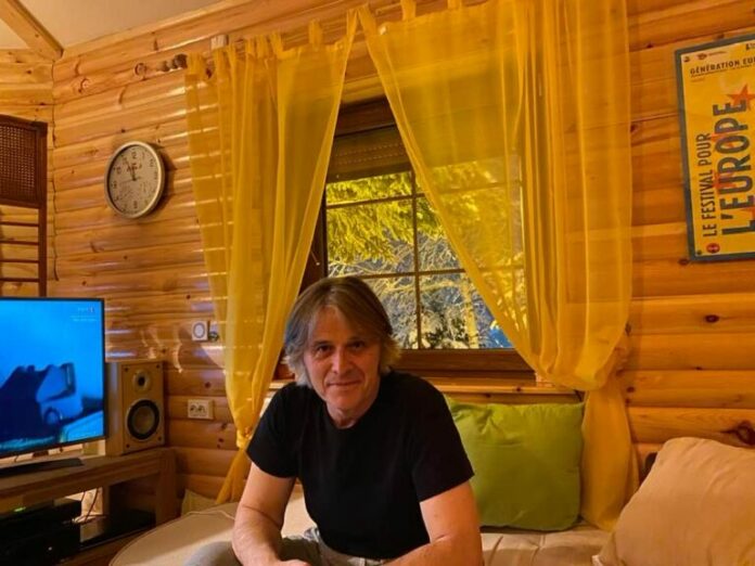 F6682F5E-BC1F-4CD3-A94C-C8347FF5CEBE