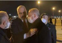 Rama e përcjell presidentin turk me një përqafim, çfarë i tha Erdogan
