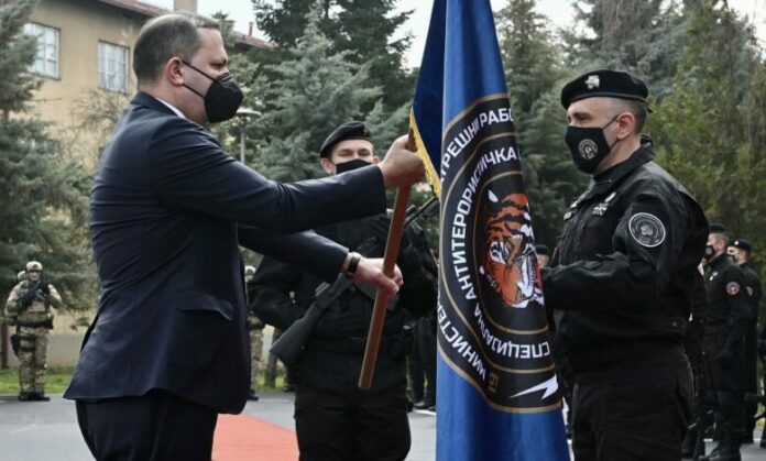 C858E20A-7EAD-48AE-AB8B-B2C2E2C633E7