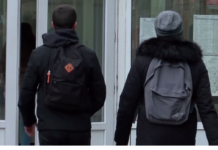 Nxënësit bëjnë kërdinë duke vjedhur njëri-tjetrin në shkollë, Policia në aksion!