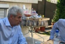 Ali Ahmeti për vizitë ngushëlluese te Kryetari i parë shqiptar i Gostivarit, Enver Zenku!